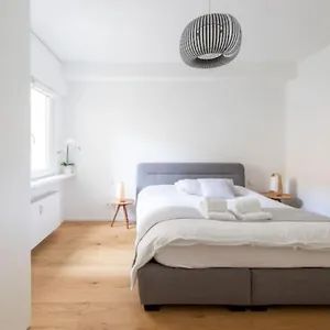 Wonderful Two Bedroom At Limpertsberg With Parking, Near Tram Appartement